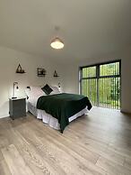 Host Stay Waterfront