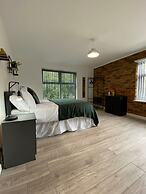 Host Stay Waterfront