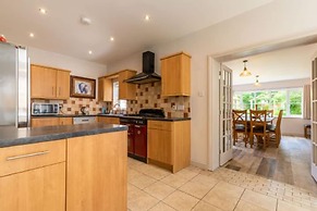 Host Stay Woodside House