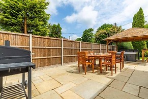 Host Stay Woodside House