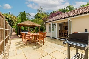 Host Stay Woodside House