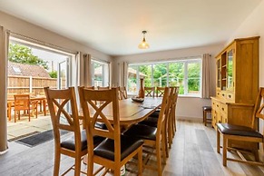 Host Stay Woodside House