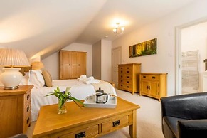 Host Stay Woodside House