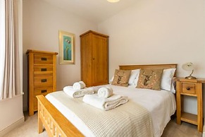 Host Stay Woodside House