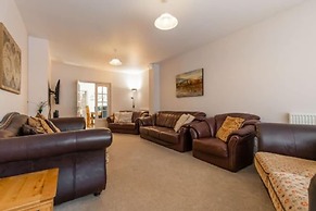 Host Stay Woodside House