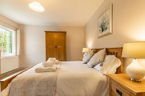 Host Stay Woodside House