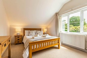 Host Stay Woodside House