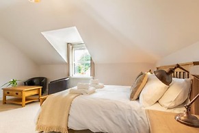 Host Stay Woodside House