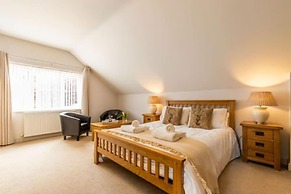 Host Stay Woodside House