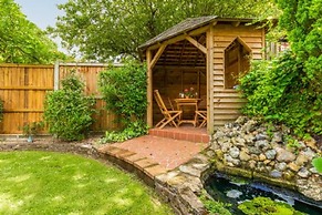 Host Stay Woodside House