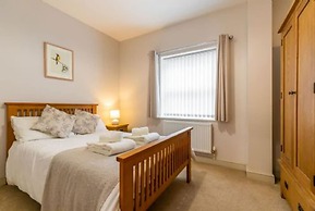 Host Stay Woodside House