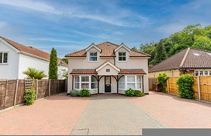 Host Stay Woodside House