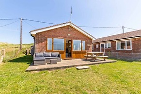 Host Stay Breezy Bungalow
