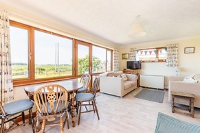 Host Stay Breezy Bungalow