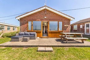 Host Stay Breezy Bungalow