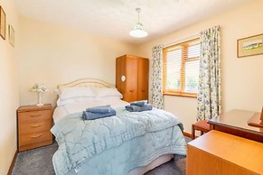 Host Stay Breezy Bungalow