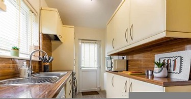 Host Stay Corner Cottage