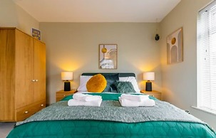 Host Stay Corner Cottage