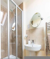 Host Stay - Violetta Cottage