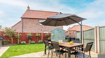 Host Stay - Violetta Cottage