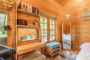 Host Stay Violet Lodge