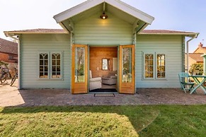 Host Stay Violet Lodge