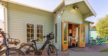 Host Stay Violet Lodge