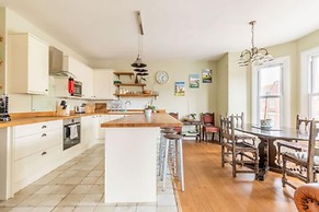 Host Stay Cabbell Towers