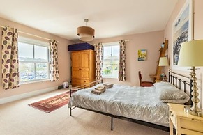 Host Stay Cabbell Towers