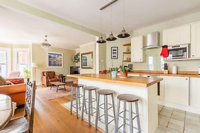 Host Stay Cabbell Towers