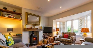 Host Stay St Joseph s Cottage