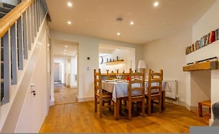 Host Stay St Joseph s Cottage