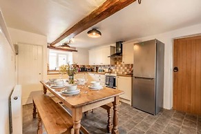 Host Stay Sand Pit Cottage