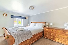 Host Stay Sand Pit Cottage