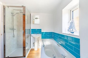 Host Stay Sand Pit Cottage