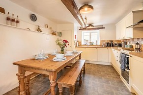 Host Stay Sand Pit Cottage