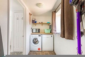 Host Stay Sand Pit Cottage