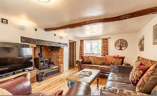 Host Stay Sand Pit Cottage