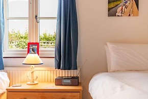 Host Stay Woodfalls Barn