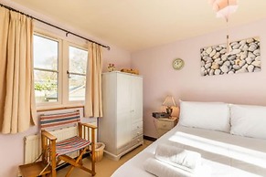 Host Stay Woodfalls Barn