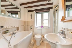 Host Stay Woodfalls Barn