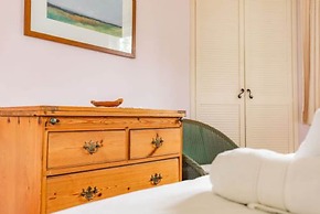 Host Stay Woodfalls Barn