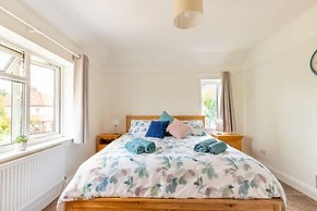 Host Stay St Clements House