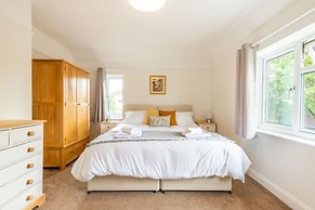 Host Stay St Clements House