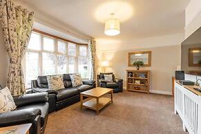 Host Stay St Clements House