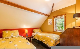 Host Stay Church Lane Cottage