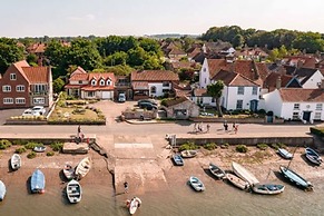 Host Stay Shipyard Studio