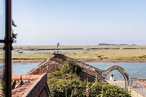 Host Stay Shipyard Studio