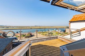 Host Stay Shipyard Studio