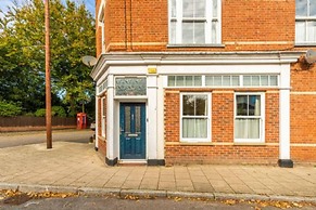 Host Stay Coastal Retreat